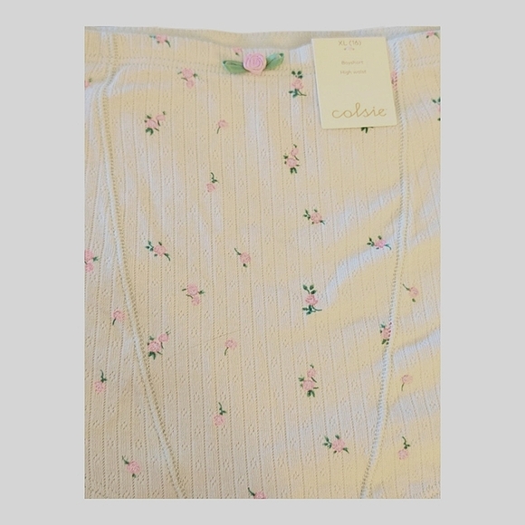 High Waist & Lowkey Adorable! Colsie Floral Boyshorts NWT - Picture 2 of 11